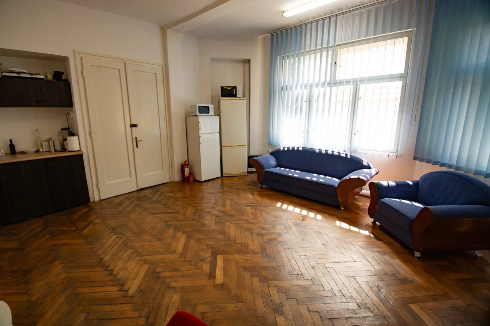 Eroilor House After