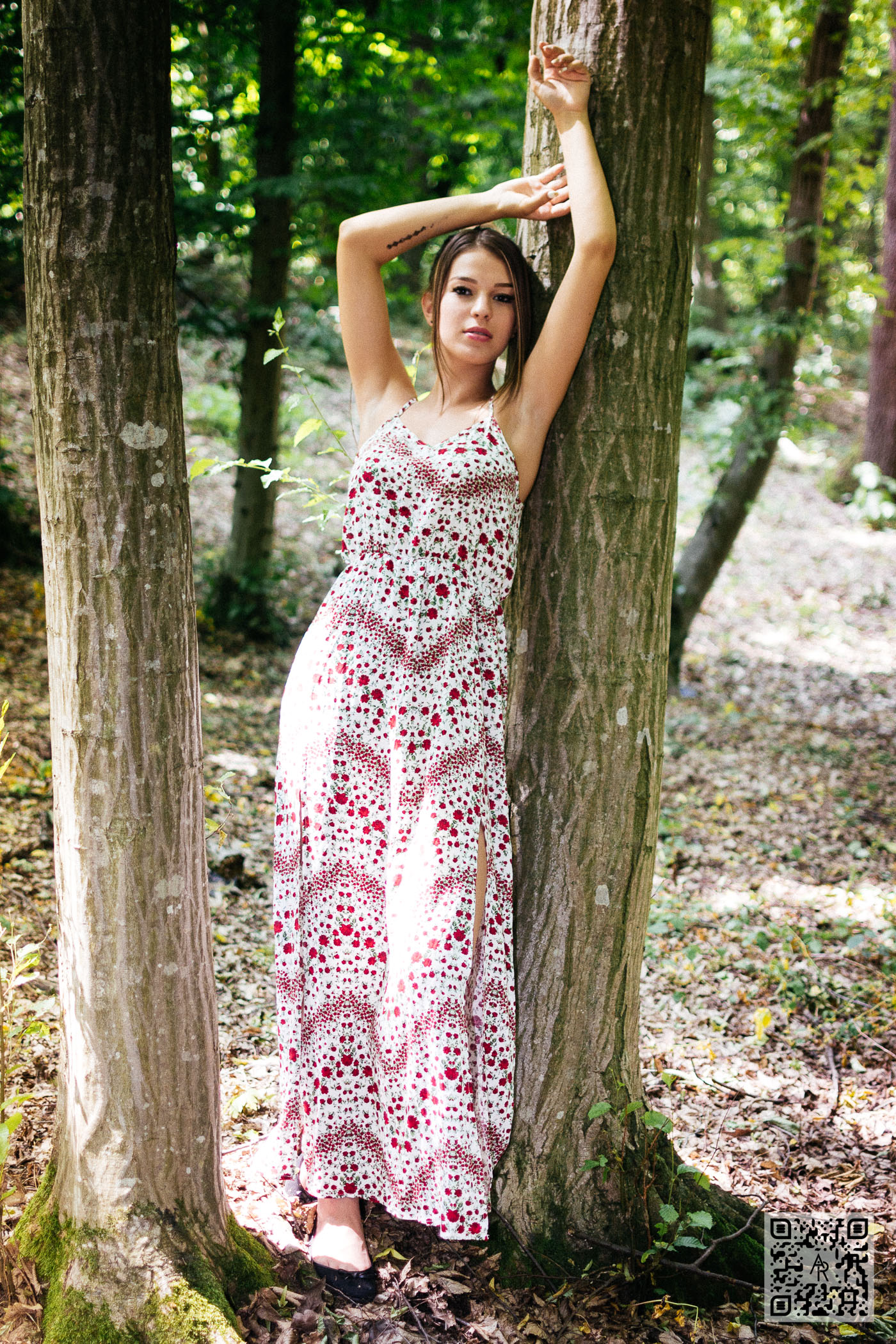 Alexandra M – Floral Dress - Aaron Roberts Photographer - Cluj-Napoca