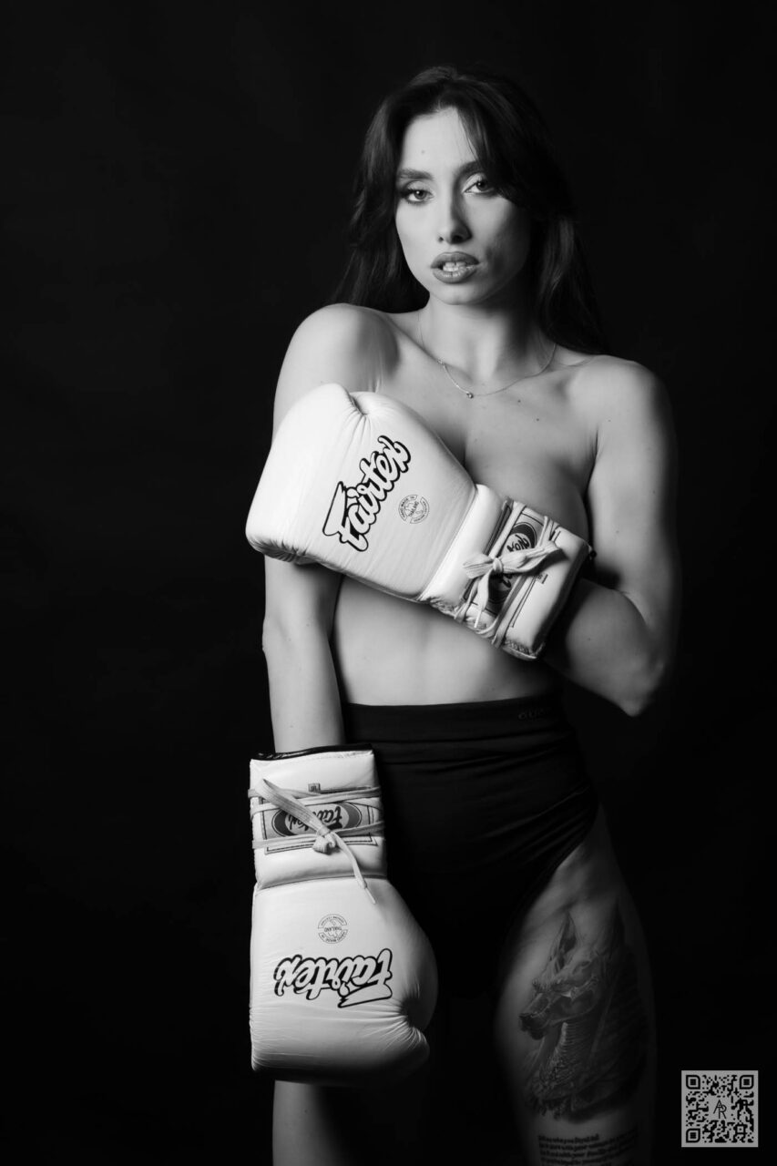 Cristina Ionascu - Power in Strength © Aaron Roberts / ALR Photography